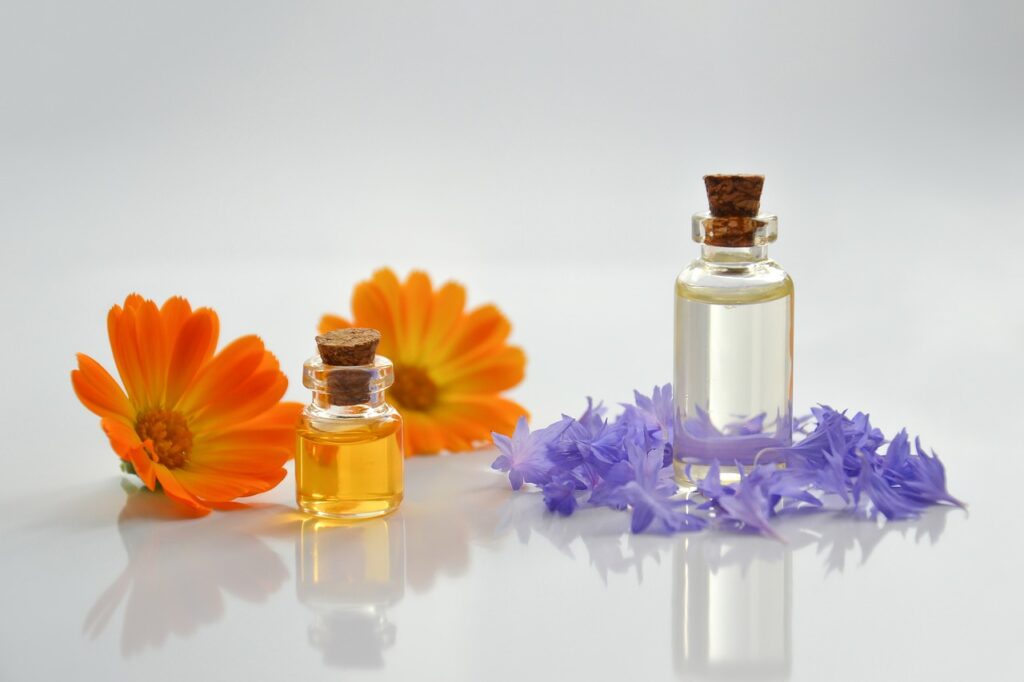 Flower essences and essential oils harmonize one another.